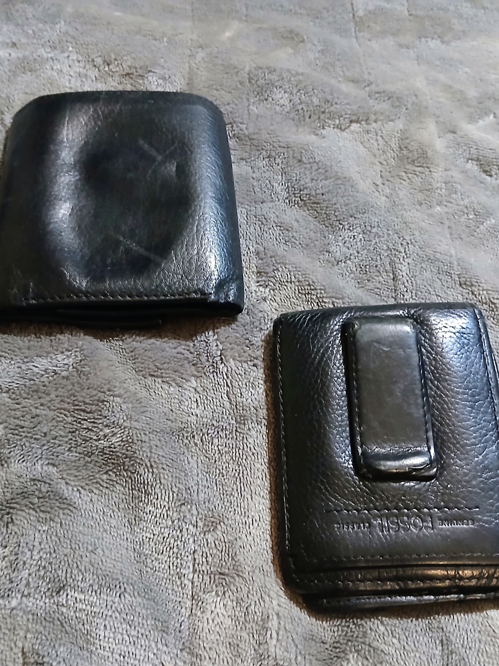 2 Mens Leather Wallets Trifold and Bifold Black. Like New - Picture 12 of 14